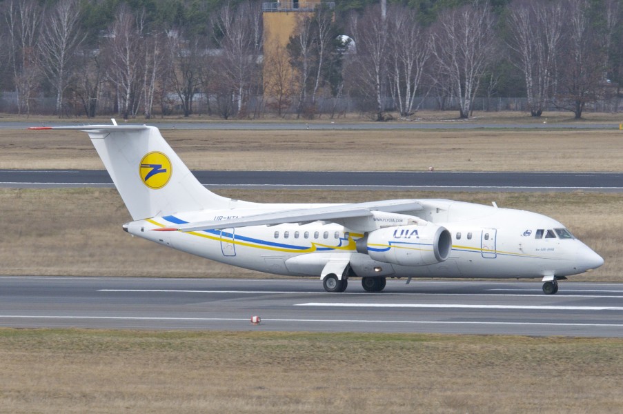 Ukraine International Airlines Antonov 148-100B; UR-NTA@TXL;14.04.2013 704cl (8664849279)