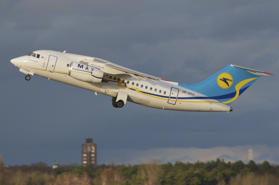Ukraine International Airlines Antonov An-148-100B; UR-NTC@TXL;30.12.2012 684dh (8333231300)