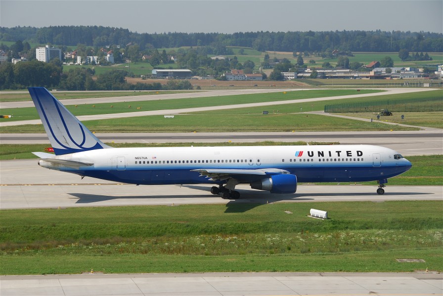 United Airlines Boeing 767-300; N657UA@ZRH;20.08.2009 551cz (4327958324)