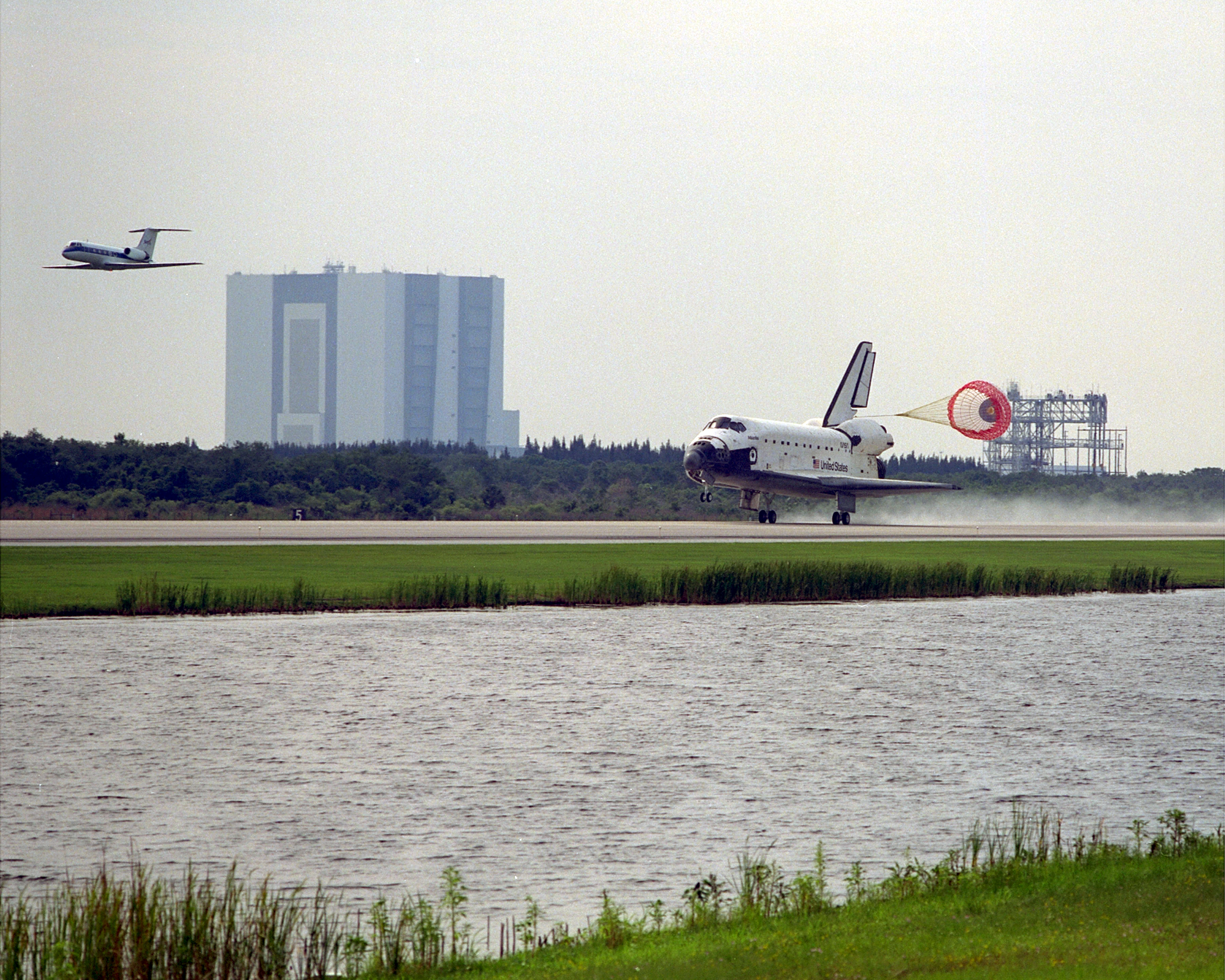 STS-84 Landing - GPN-2000-000793