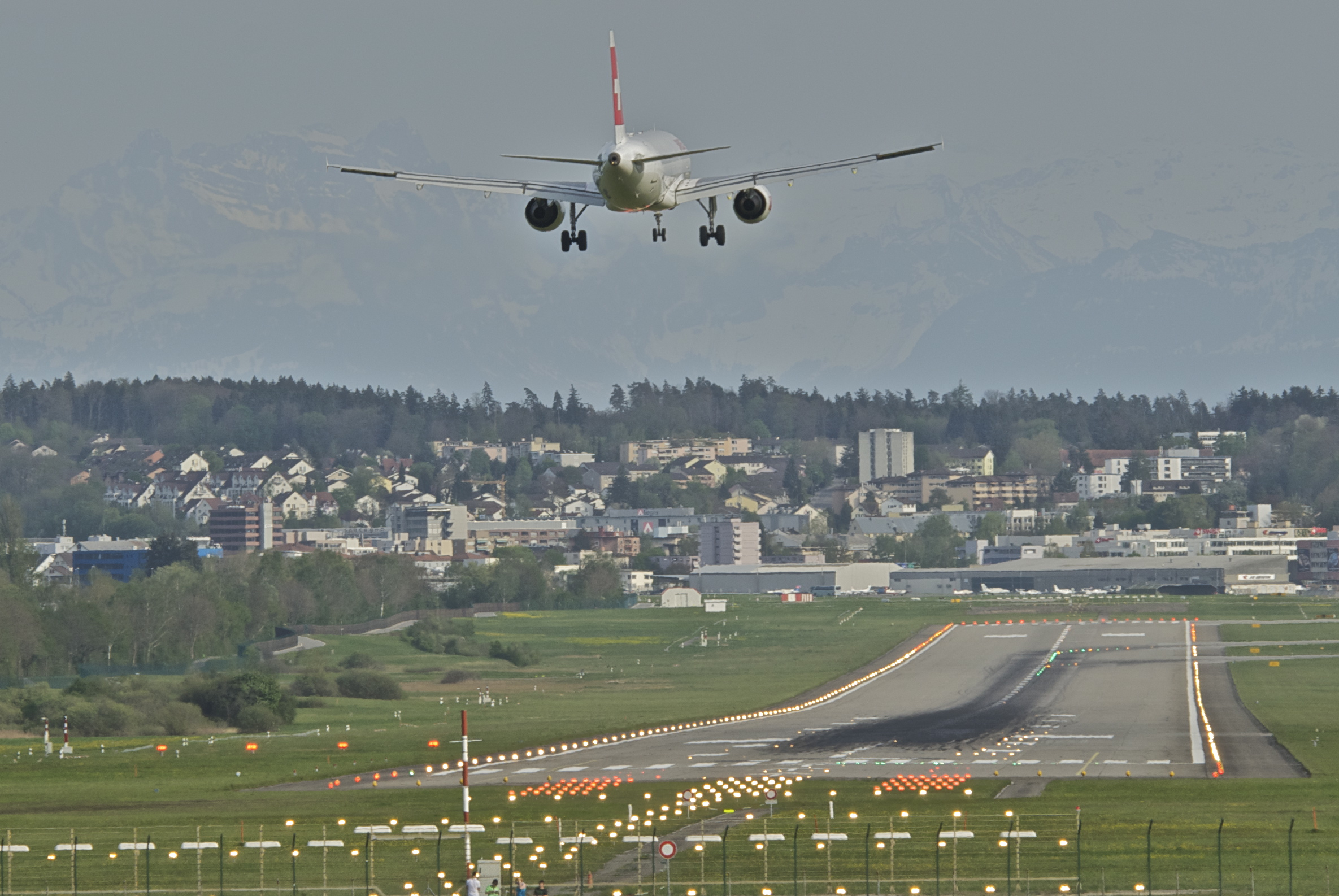 Swiss Airbus A320-214; HB-IJS@ZRH;28.04.2012 649bk (6994341068)