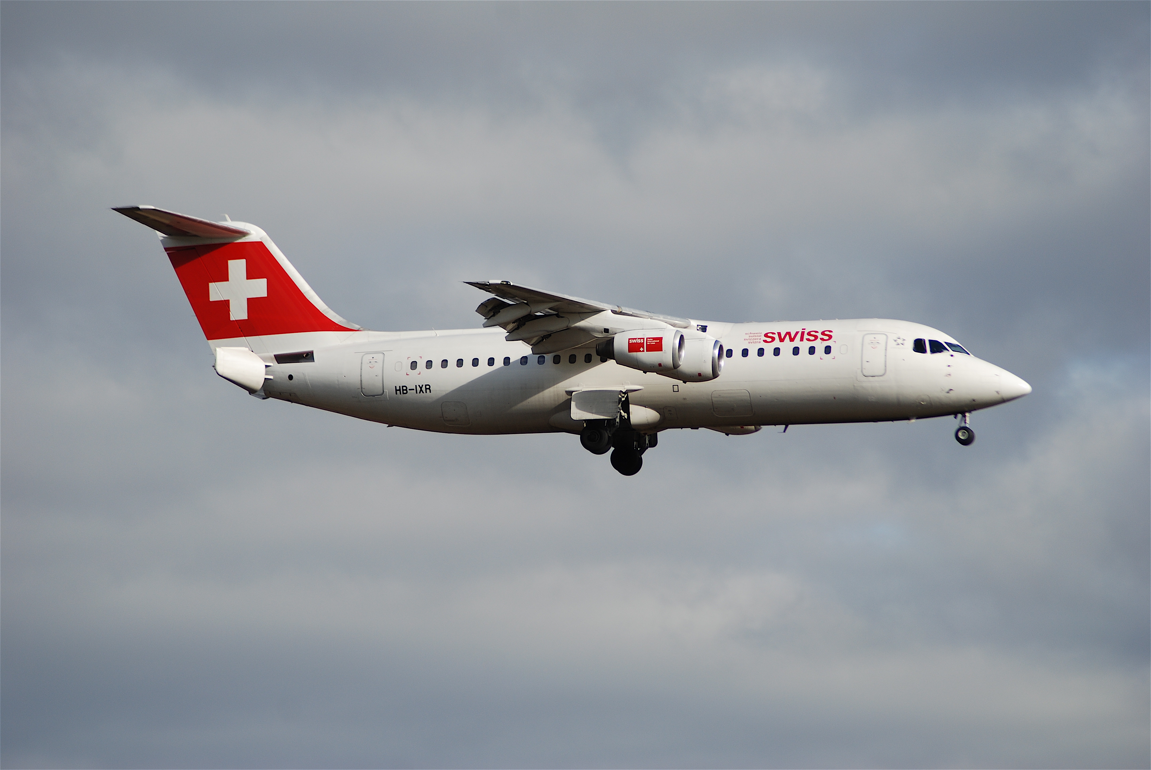 Swiss Avro RJ 100, HB-IXR@ZRH,19.01.2008-493bw - Flickr - Aero Icarus