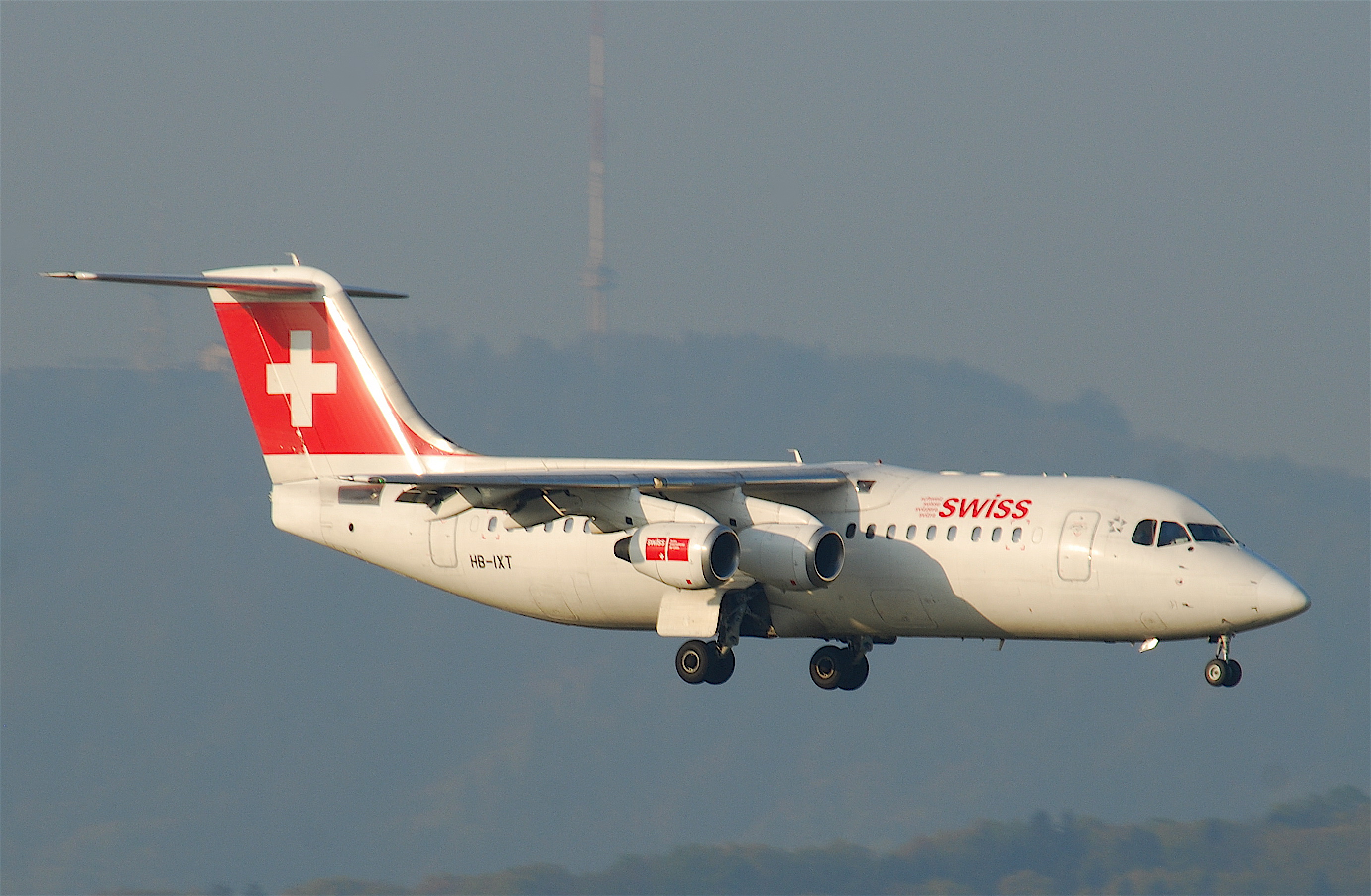 Swiss Avro RJ 100; HB-IXT@ZRH;16.04.2011 595cx (5628956095)