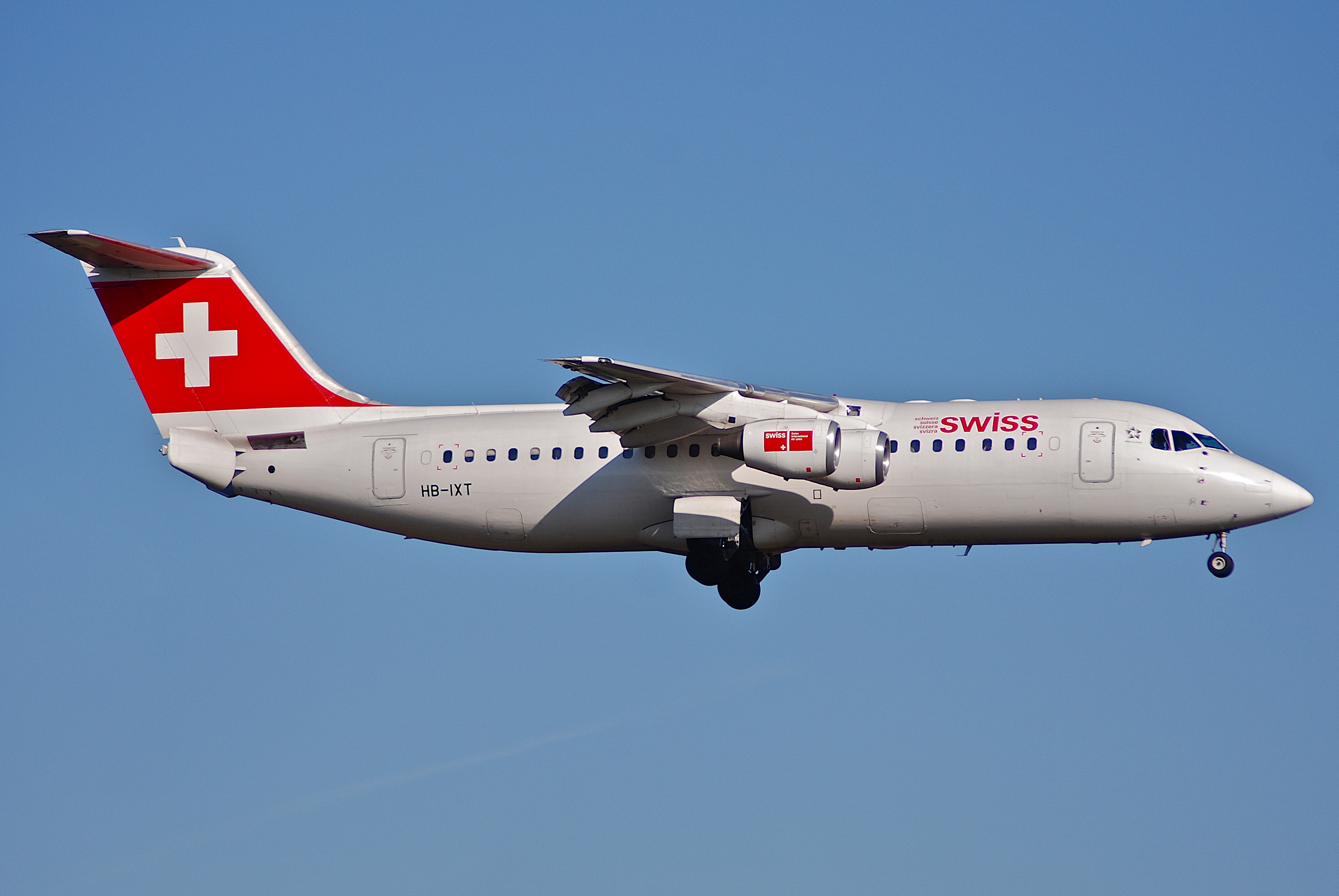 Swiss Avro RJ 100; HB-IXT@ZRH;30.01.2007 450et (4284864417)