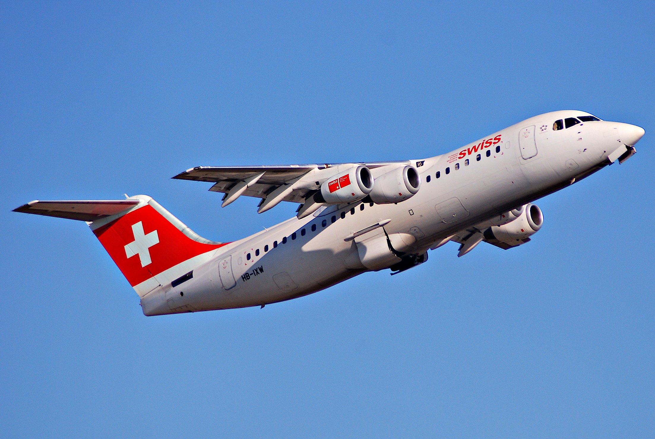 Swiss Avro RJ 100; HB-IXW@30.01.2007 450dt (4285546406)