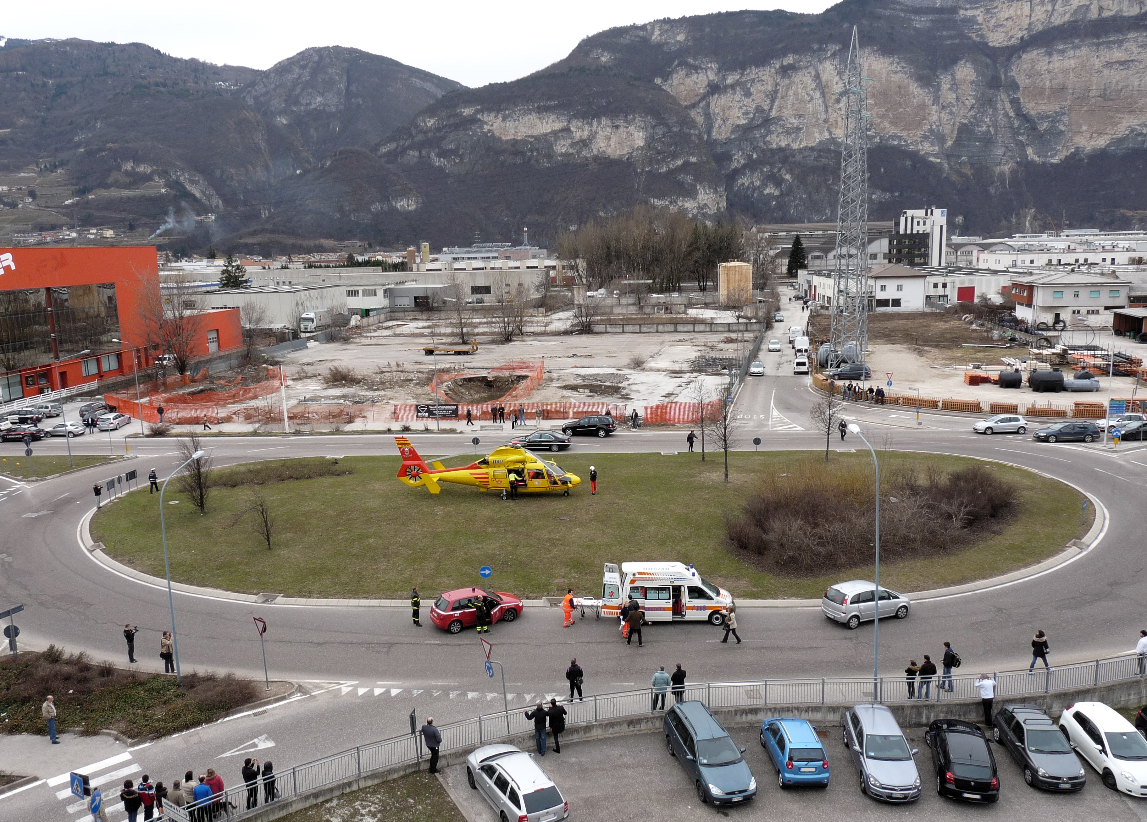 Trento-I-PATE-landing for an emergency on 20090310