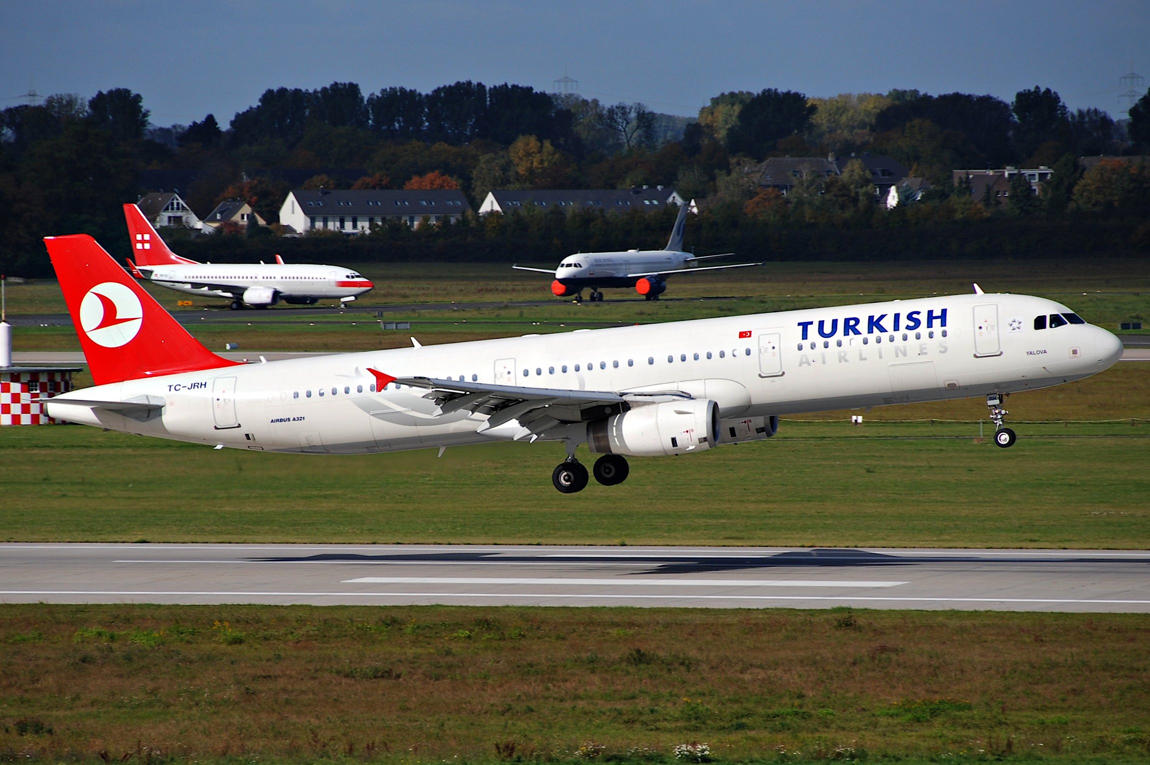 Turkish Airlines Airbus A321-231, TC-JRH@DUS,13.10.2009-558hd - Flickr - Aero Icarus