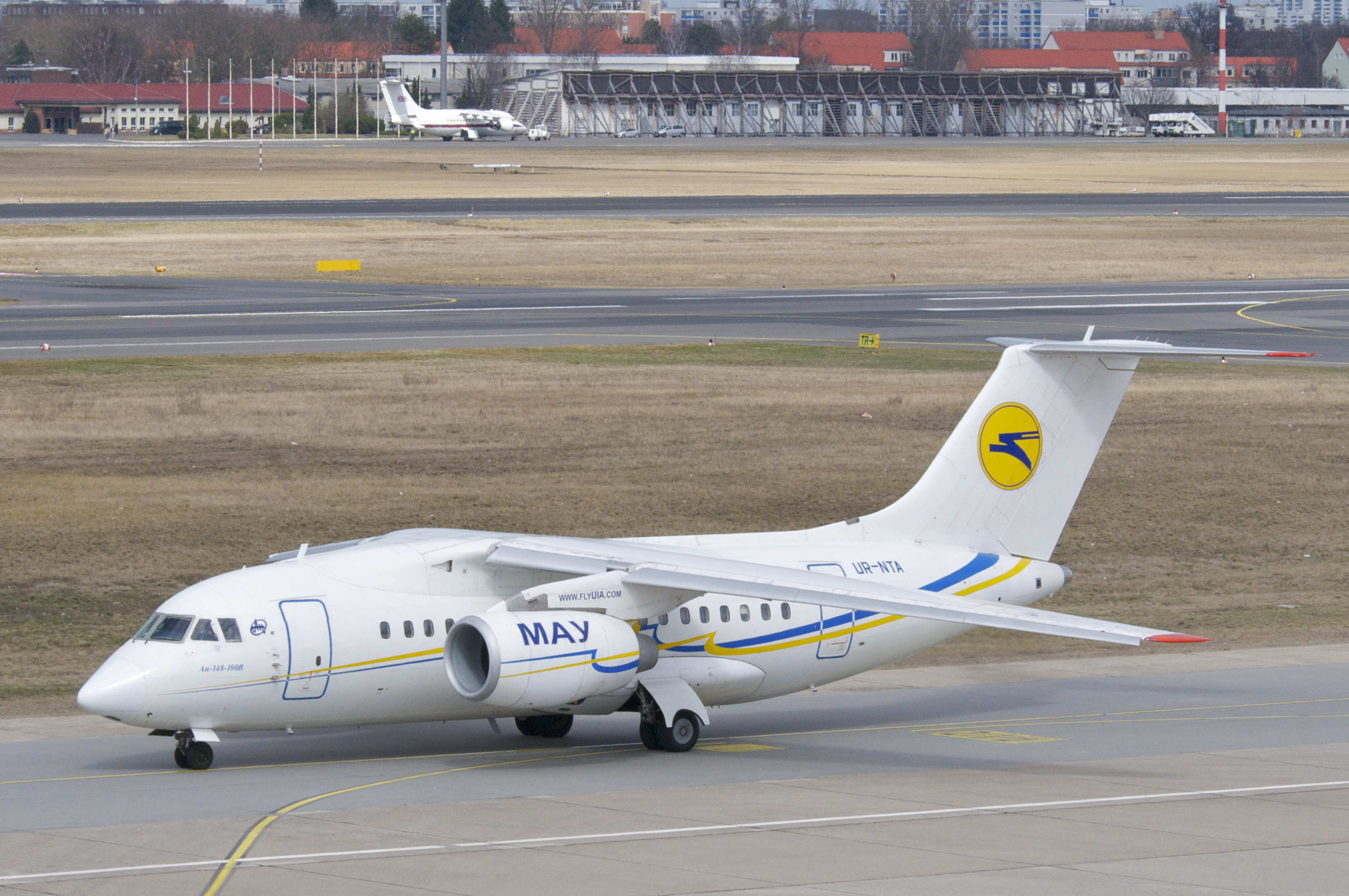 Ukraine International Airlines Antonov 148-100B; UR-NTA@TXL;14.04.2013 704ci (8665949380)