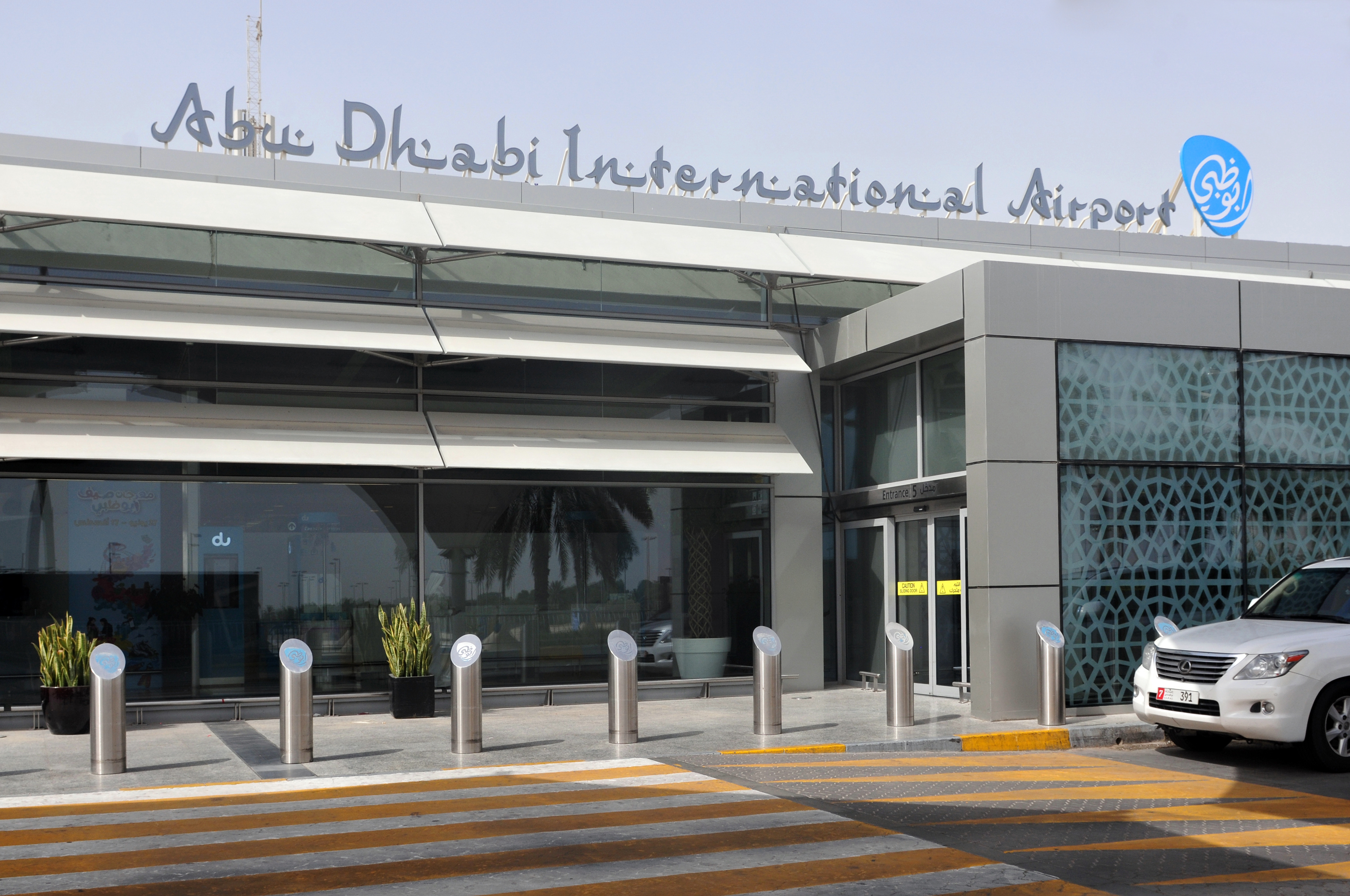13-08-06-abu-dhabi-airport-15