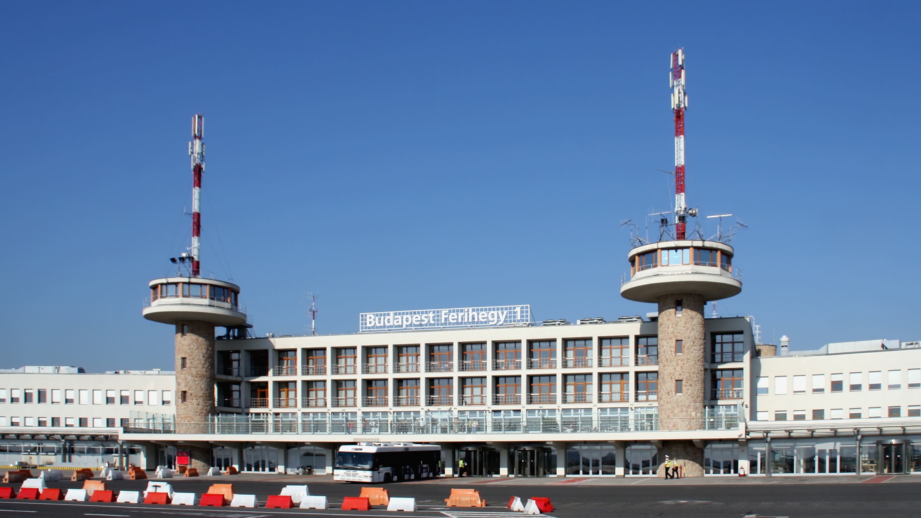 Airport Budapest Terminal 1 (4977)