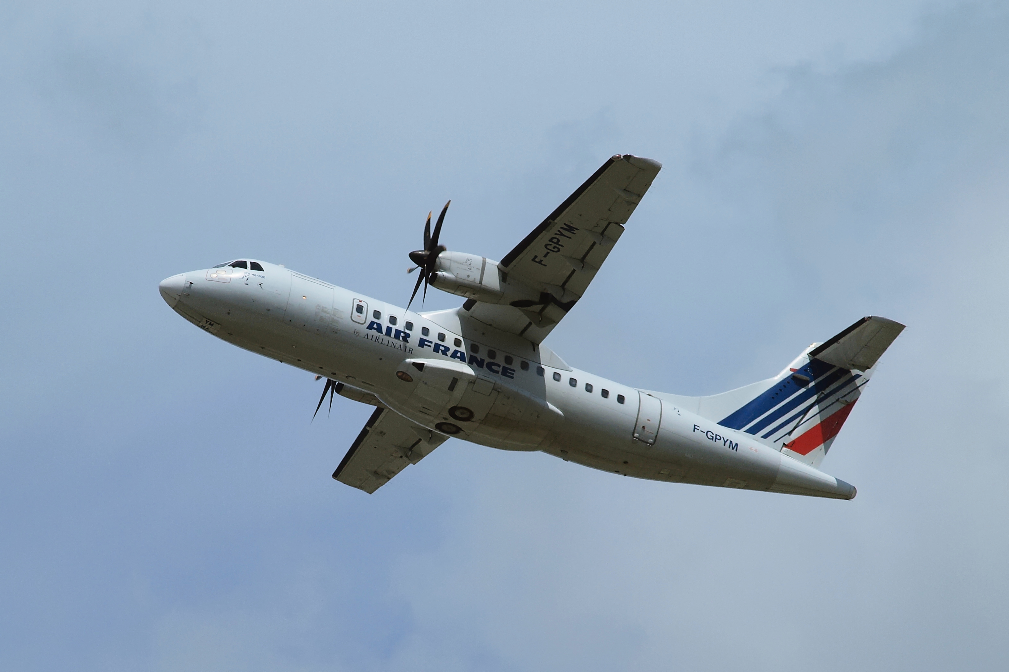 ATR 42-500 F-GPYM