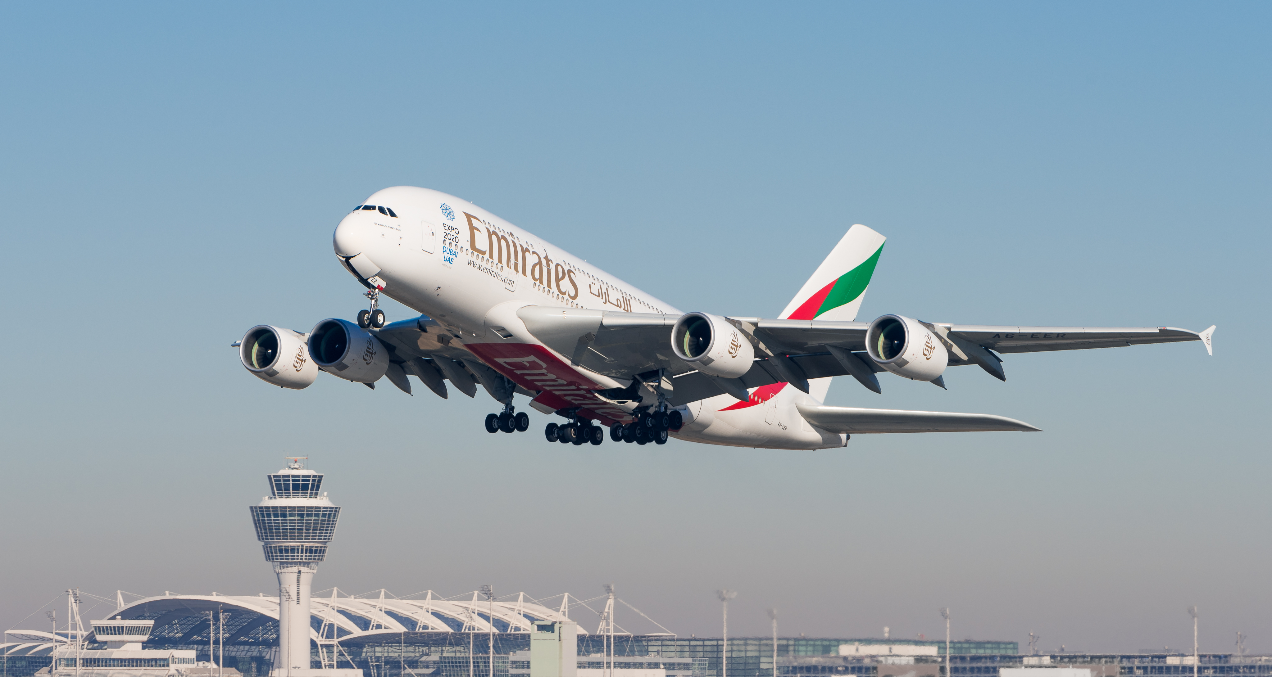 Emirates Airbus A380-861 A6-EER MUC 2015 01