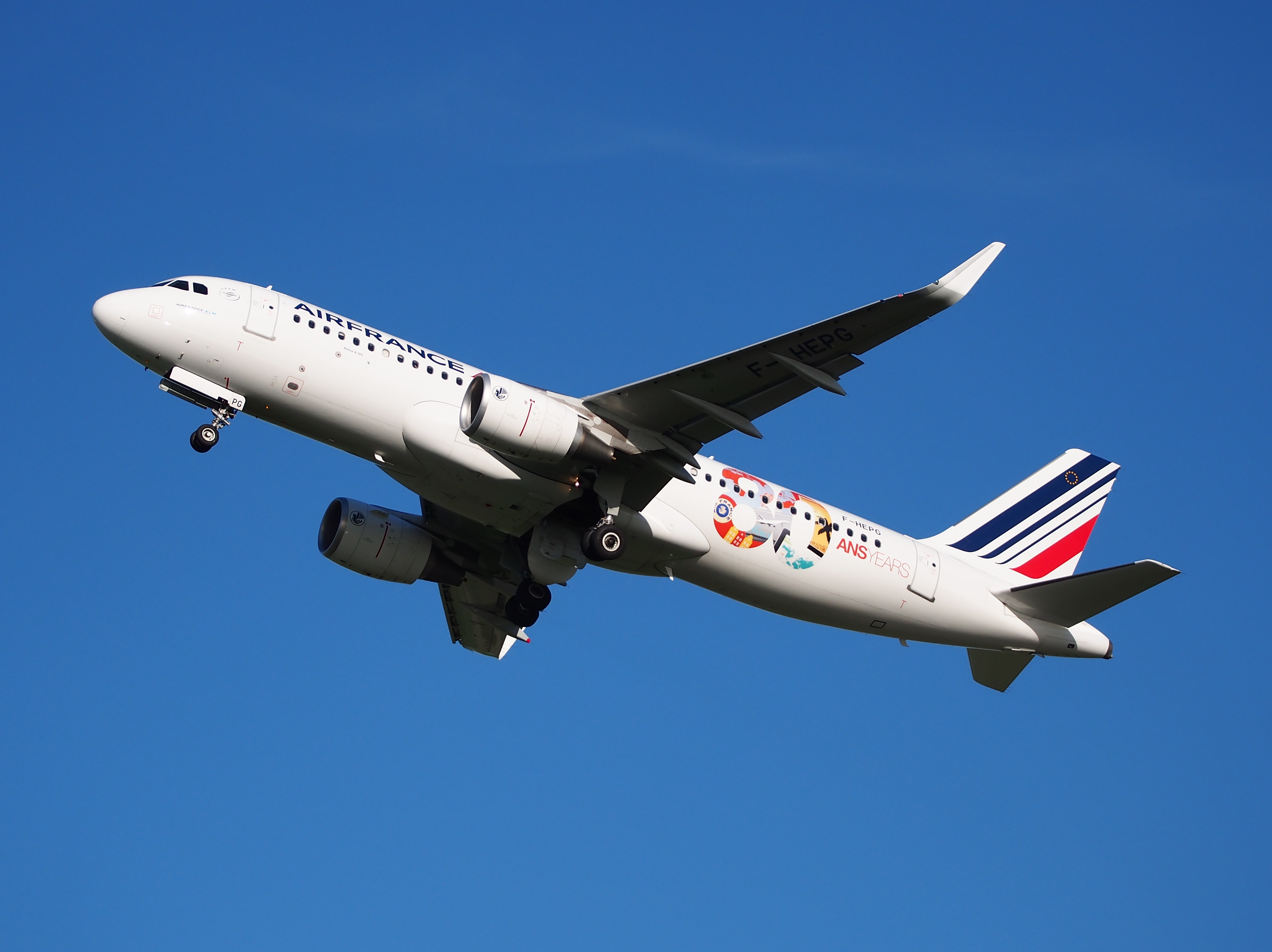 F-HEPG Air France Airbus A320-214(WL) takeoff from Schiphol (AMS - EHAM), The Netherlands, 11june2014, pic-1