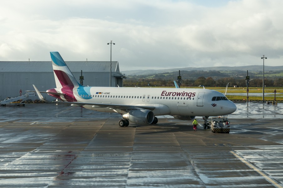16-11-16-Glasgow International Airport-Flugzeugaufnahme-RR2 7329