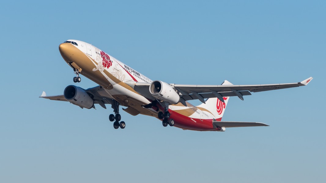 Air China Airbus A330-243 B-6075 MUC 2015 01