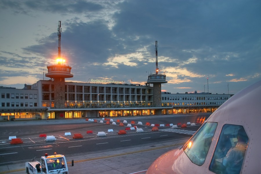 Aiurport Budapest Terminal 1 (9446-48)