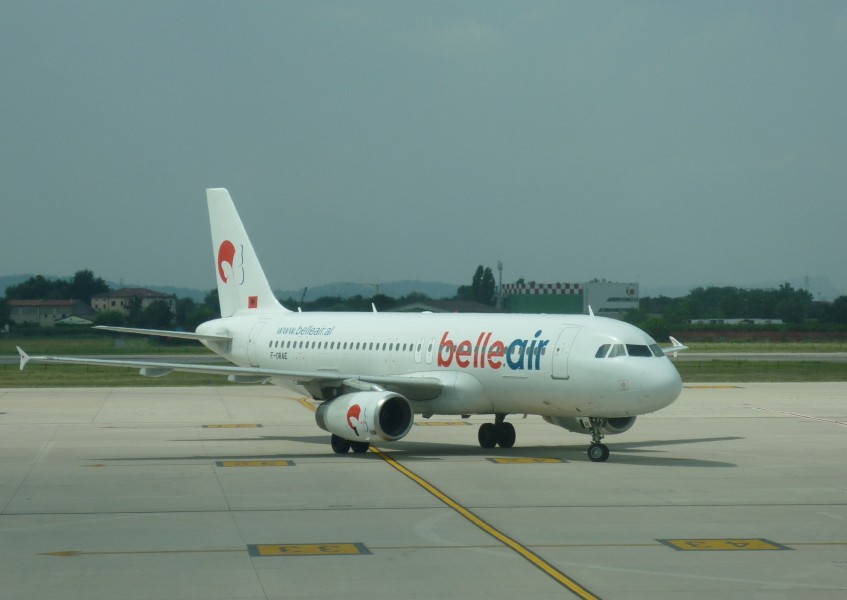 BelleAir.AirbusA320-200.F-ORAE.VeronaAirport(picture1)