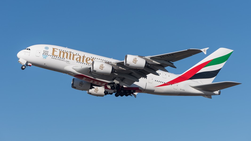 Emirates Airbus A380-861 A6-EER MUC 2015 04