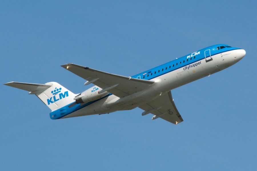 KLM Cityhopper F.70 PH-KZA departs Düsseldorf