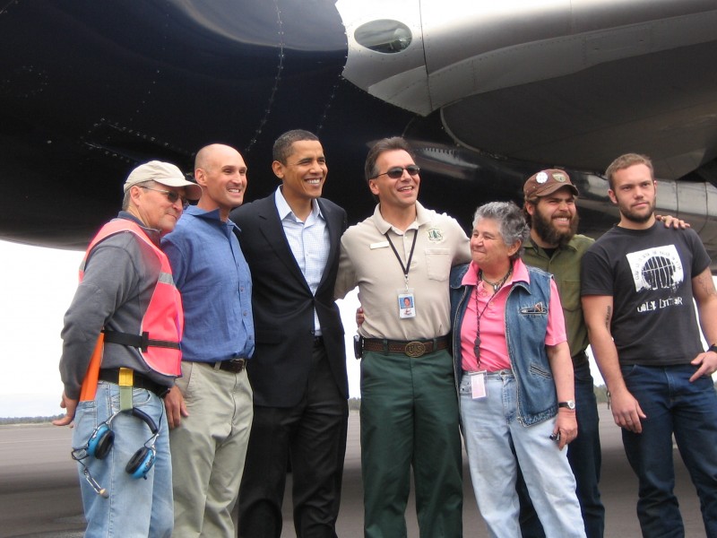 KRDM airport staff meet Sen. Barack Obama2