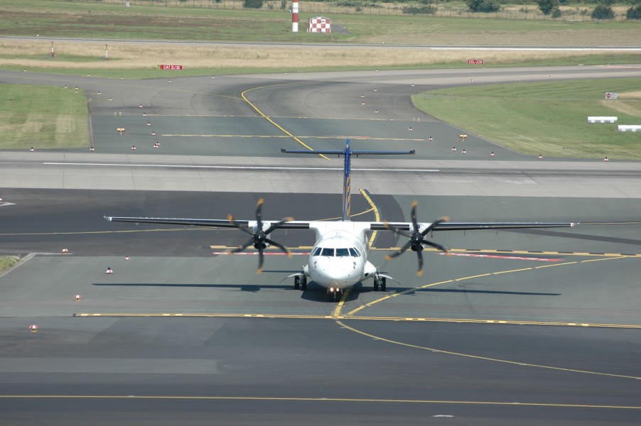 Lufthansa Regional D-BQQQ - Flickr - Axel Schwenke