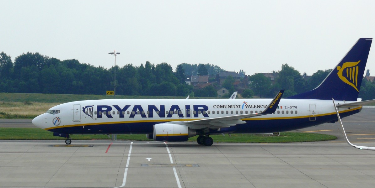 Ryanair EI-DYW 03