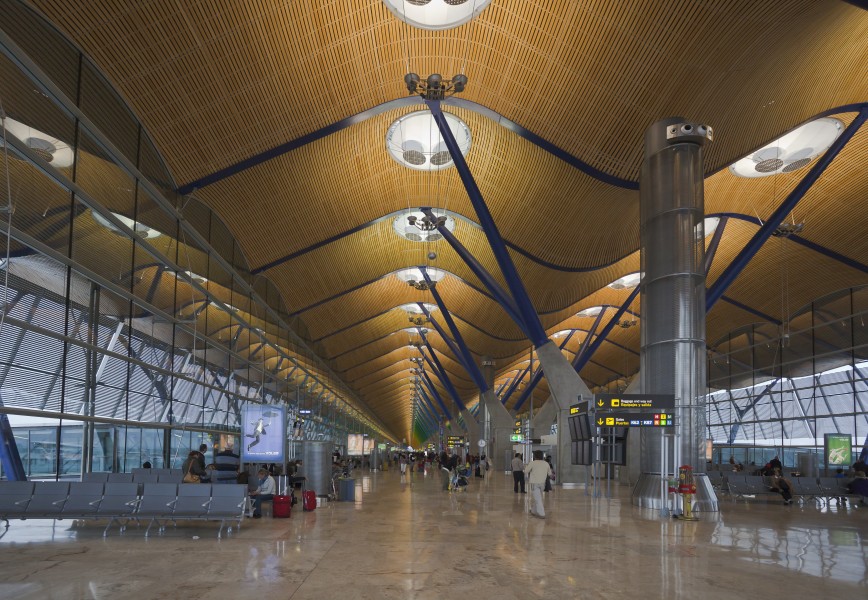 Terminal 4 del aeropuerto de Madrid-Barajas, España, 2013-01-09, DD 07