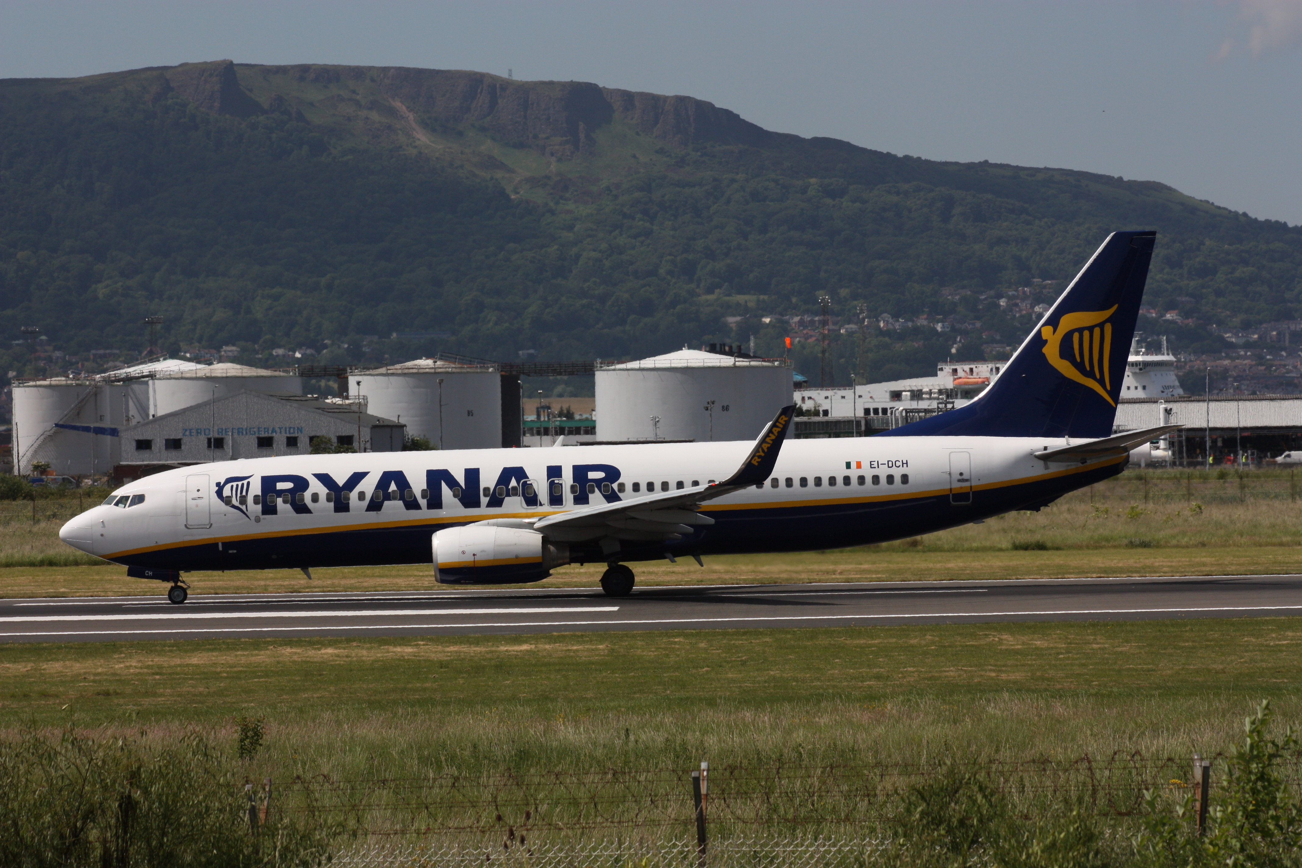 Ryanair (EI-DCH), Belfast, June 2010 (05)