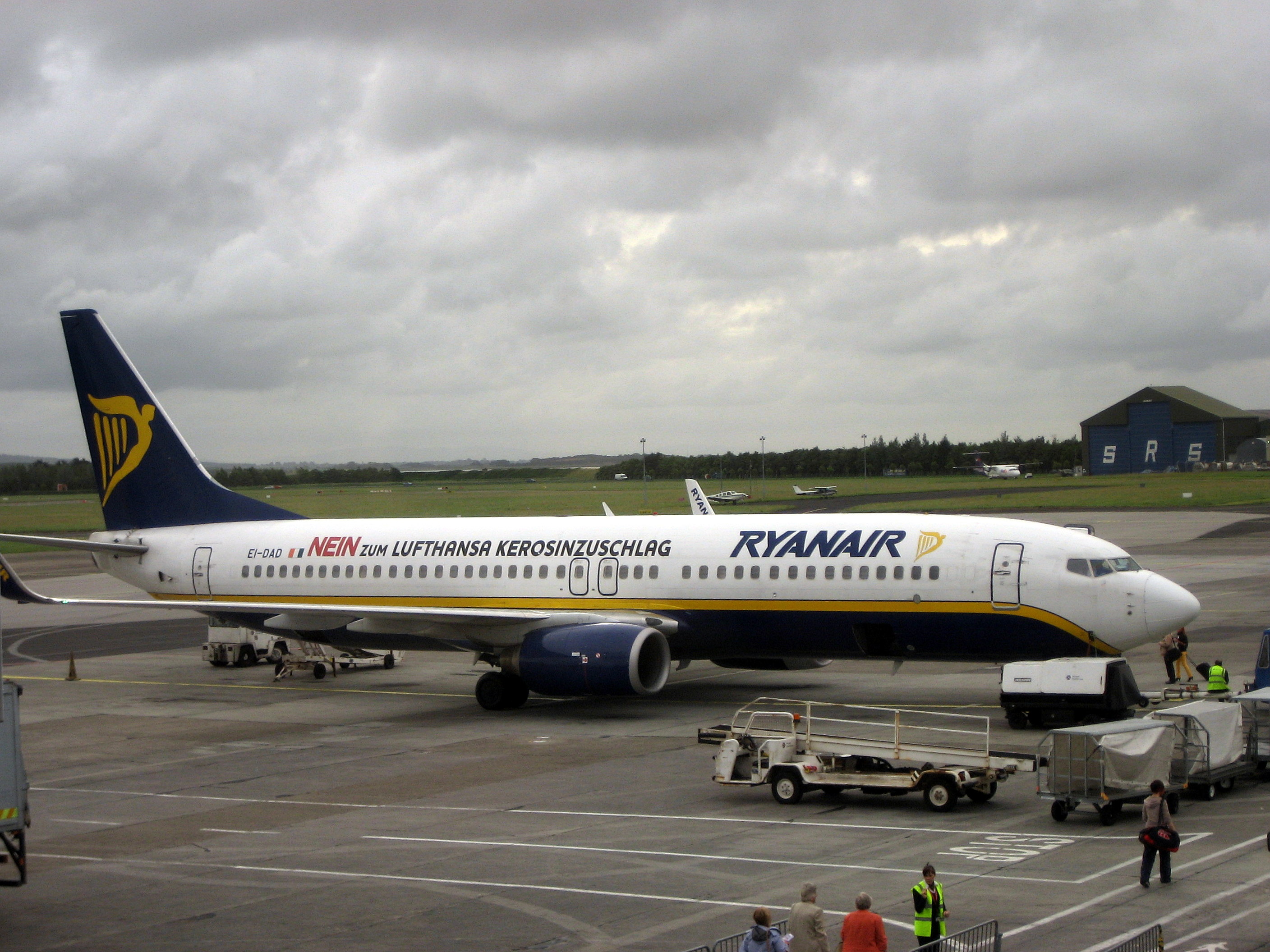 Ryanair EI-DAD Boeing 737-800 Shannon NEIN zum Lufthansa Kerosinzuschlag