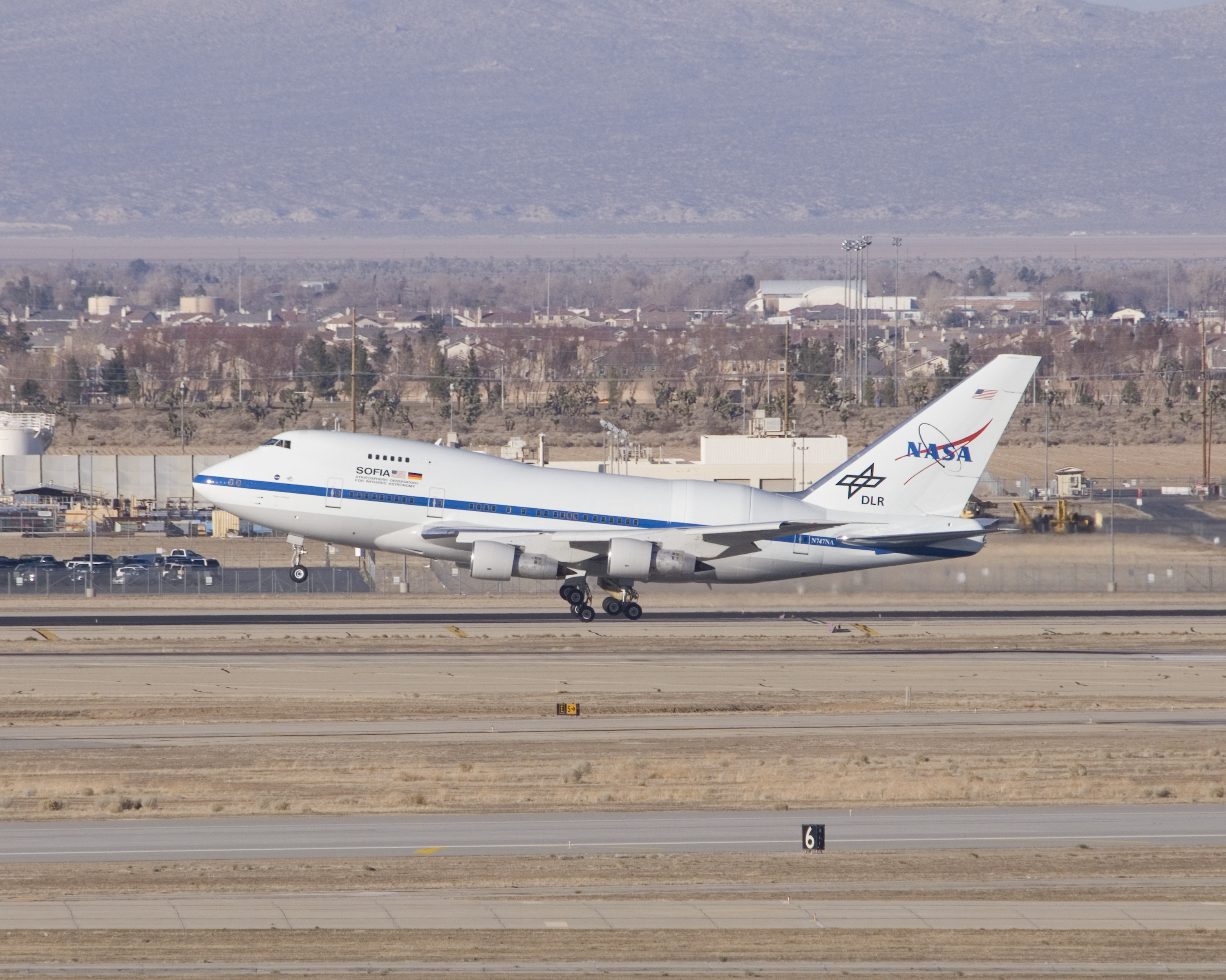 SOFIA lands at Air Force Plant 42
