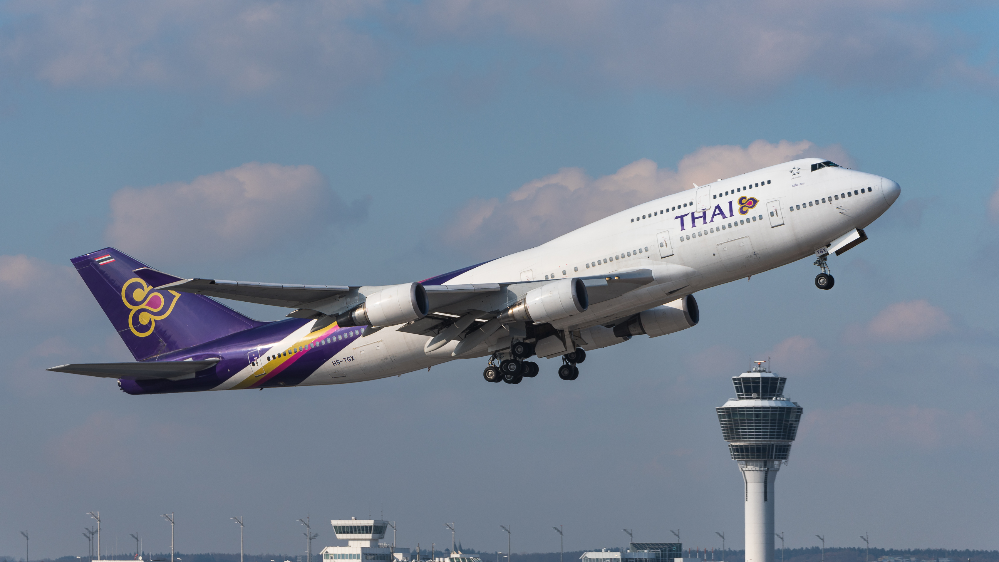 Thai Airways International Boeing 747-4D7 HS-TGX MUC 2015 08