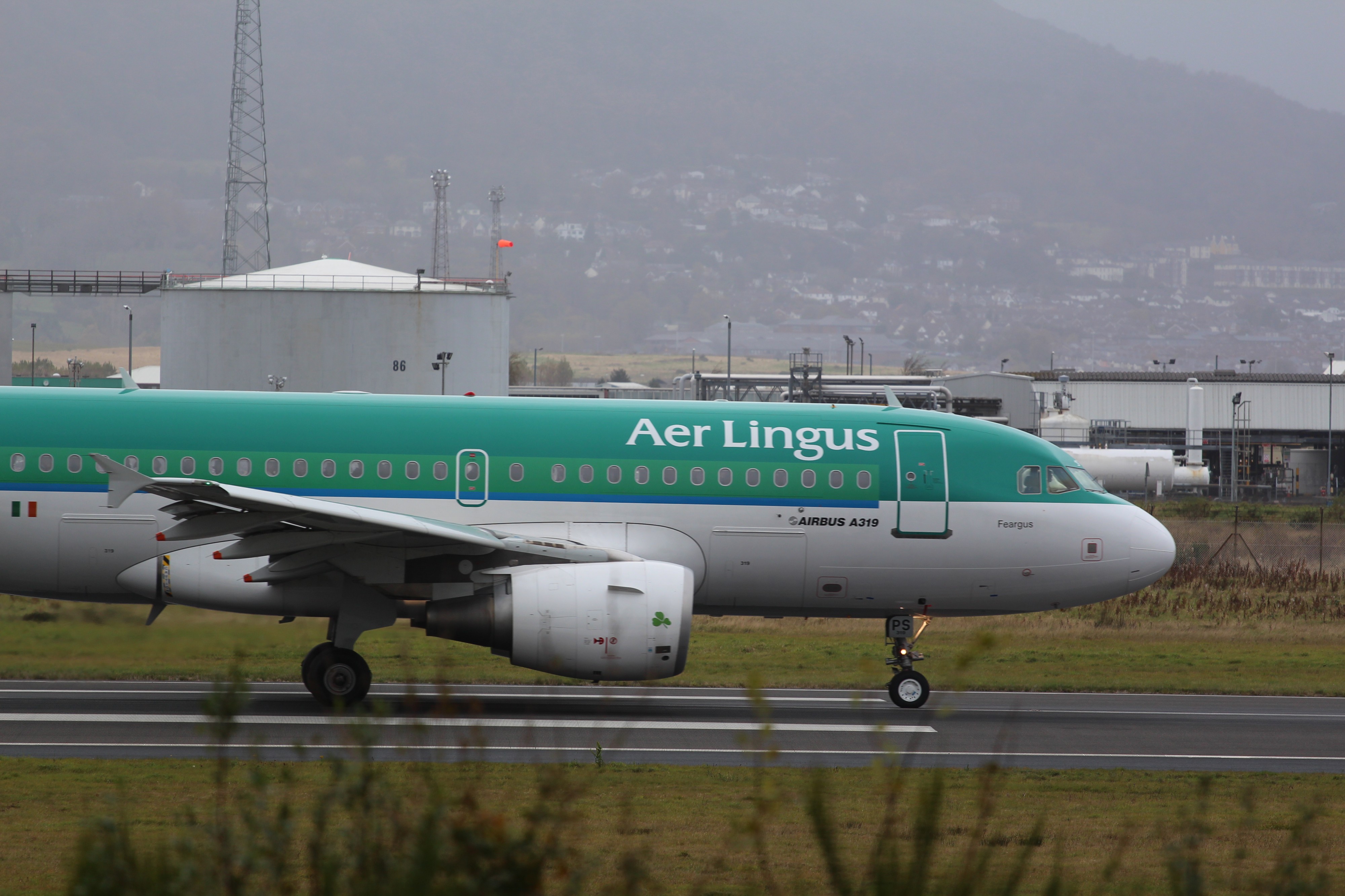Aer Lingus (EI-EPS), Belfast City Airport, November 2012 (02)