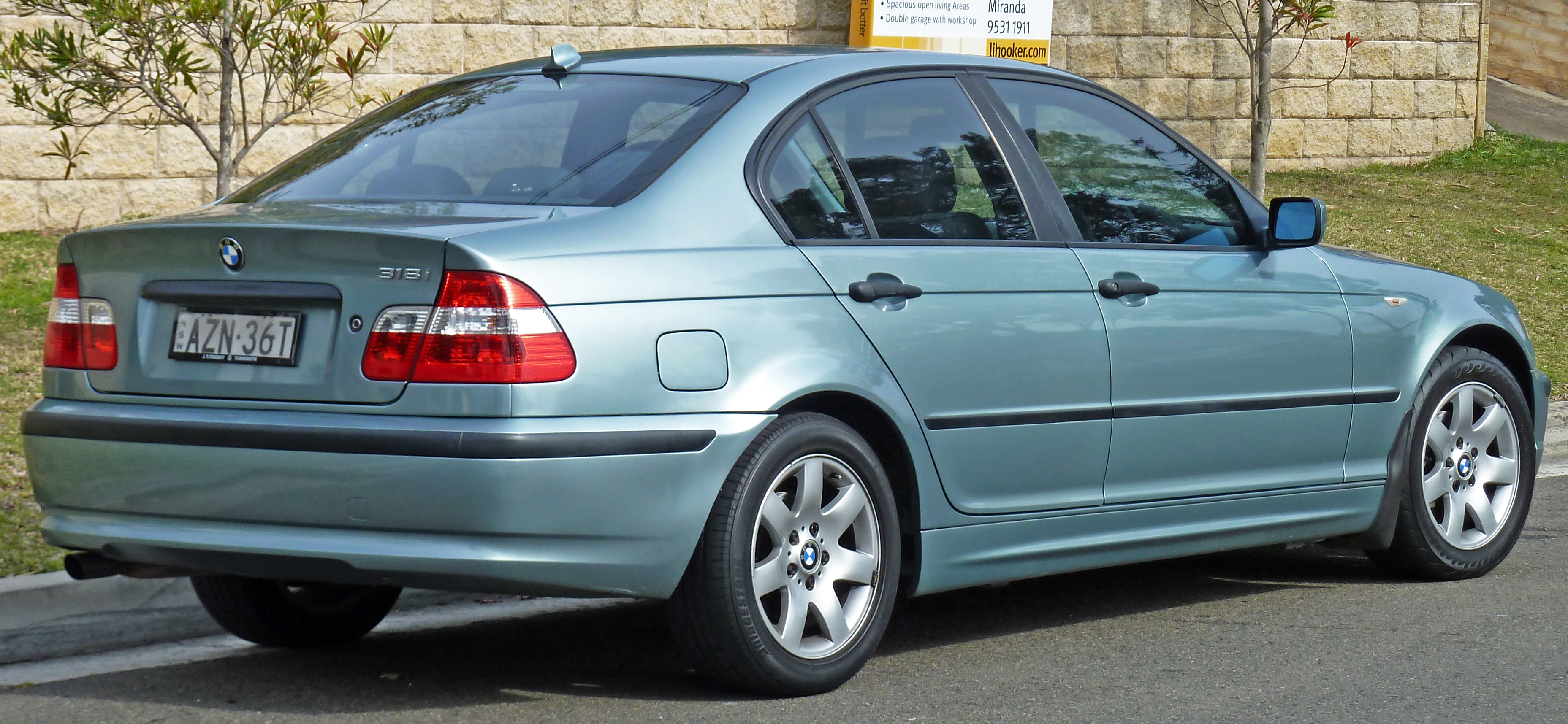 2001-2005 BMW 318i (E46) sedan 02