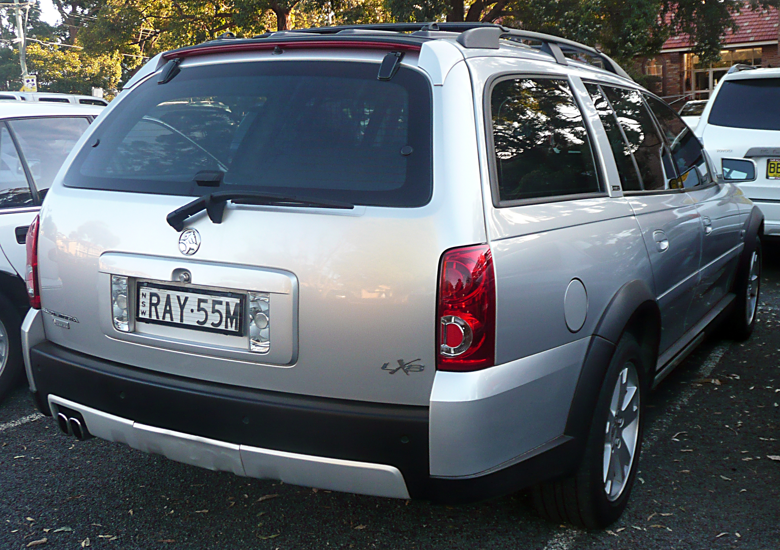 2003-2005 Holden VY II Adventra LX8 station wagon 01