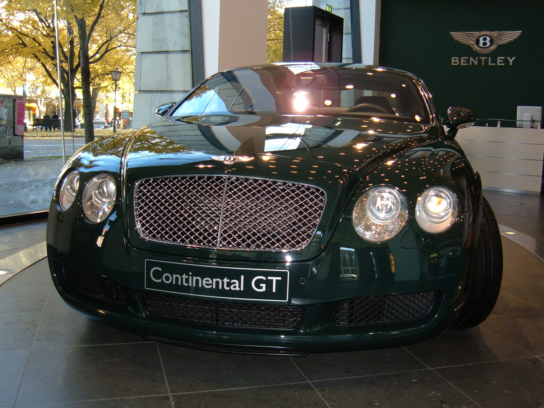 2005 green Bentley Continental GT front