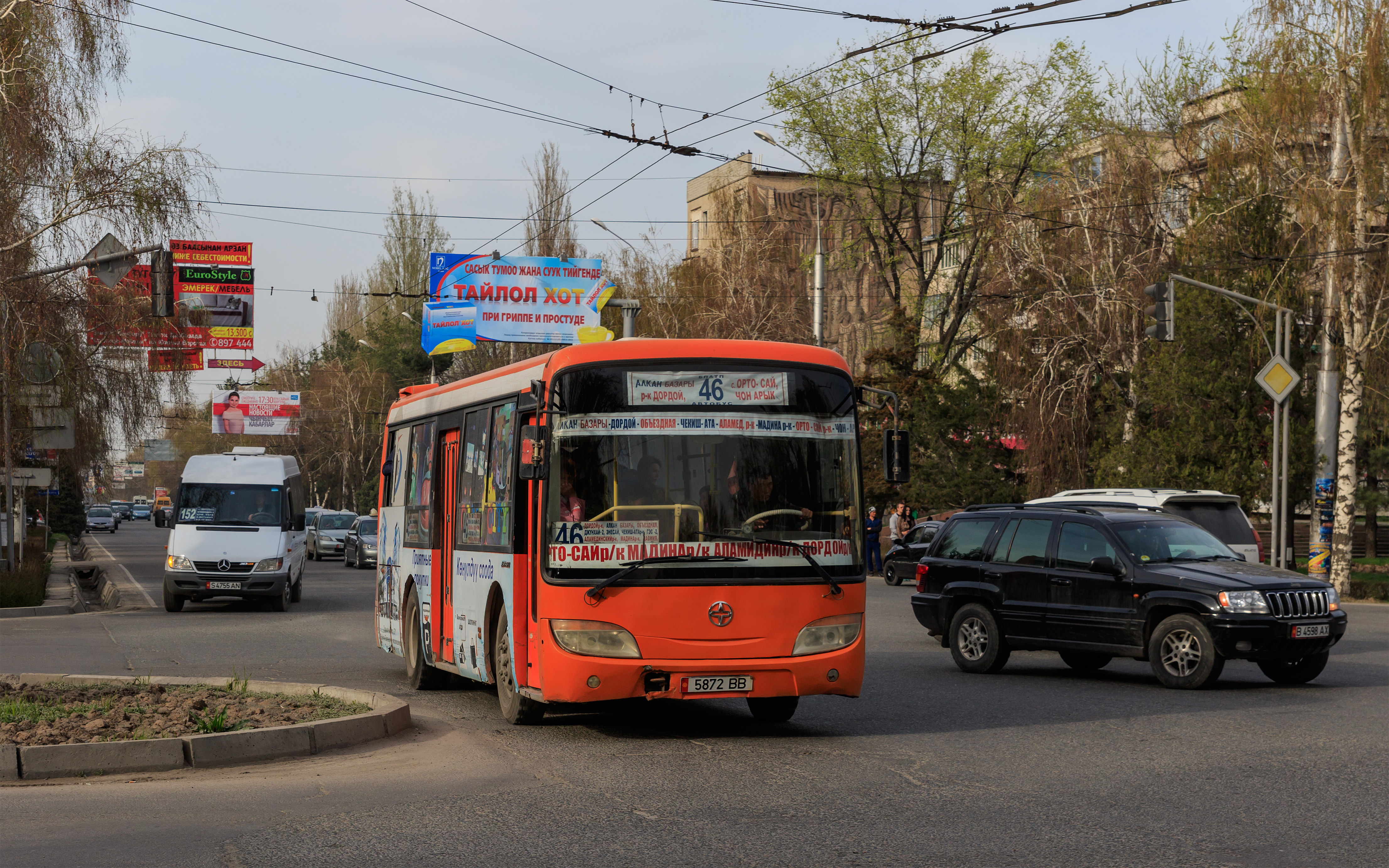 Bishkek 03-2016 img35 bus near South Gate