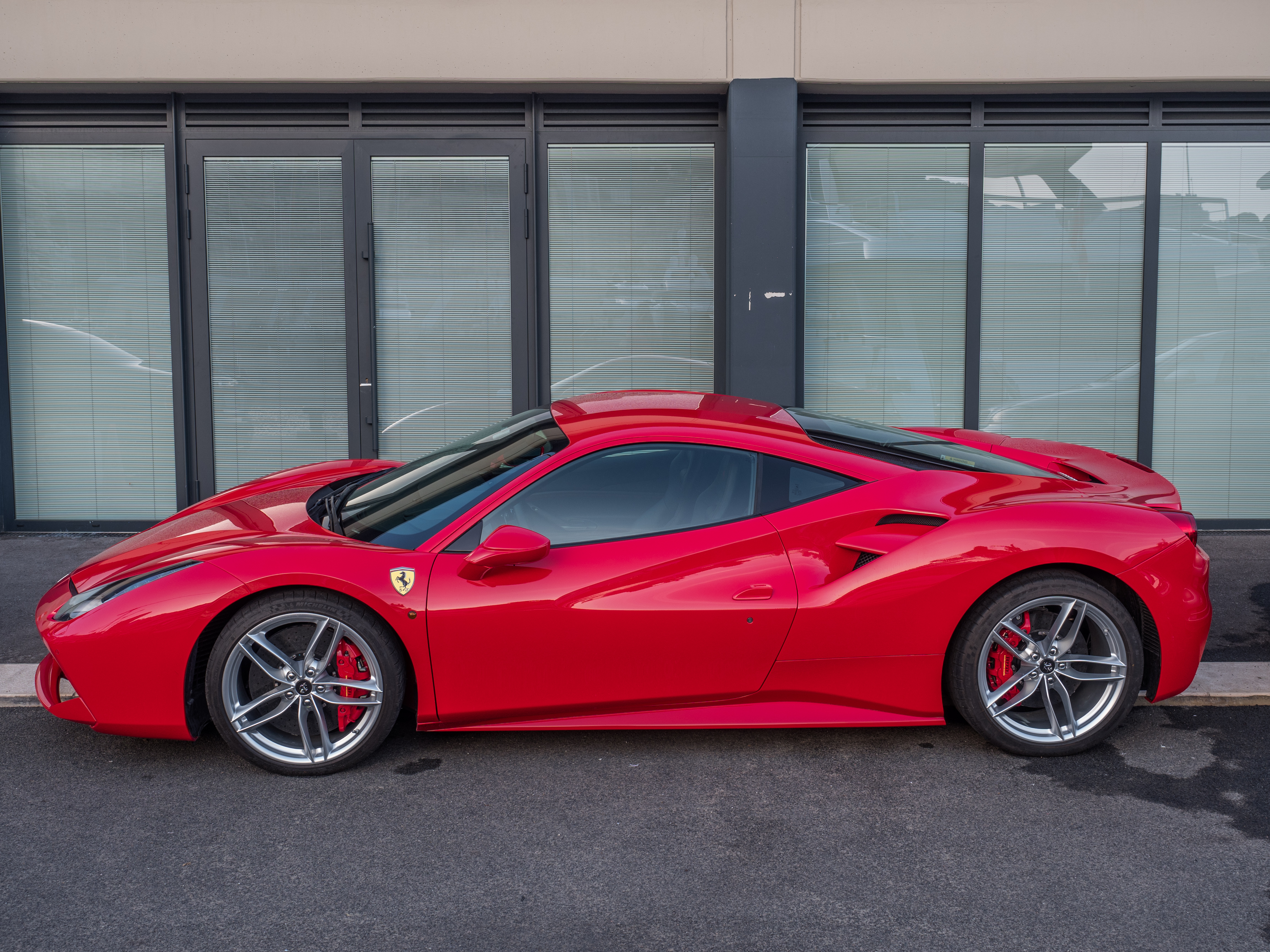 Ferrari-Monaco-4071008