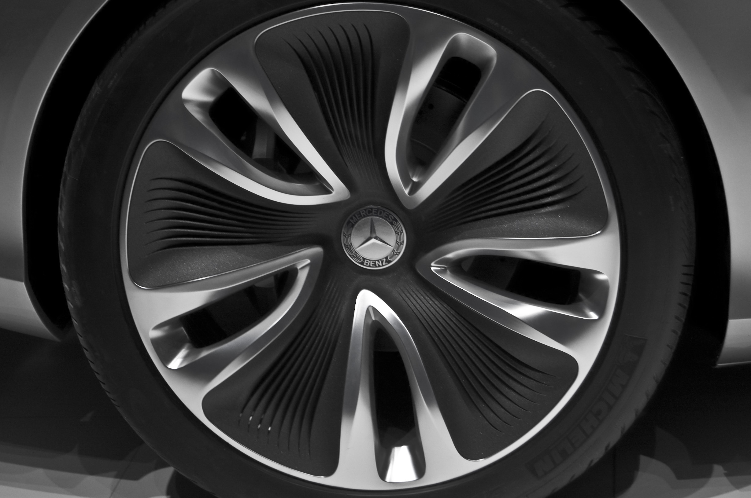 Mercedes-Benz F800 Style wheel