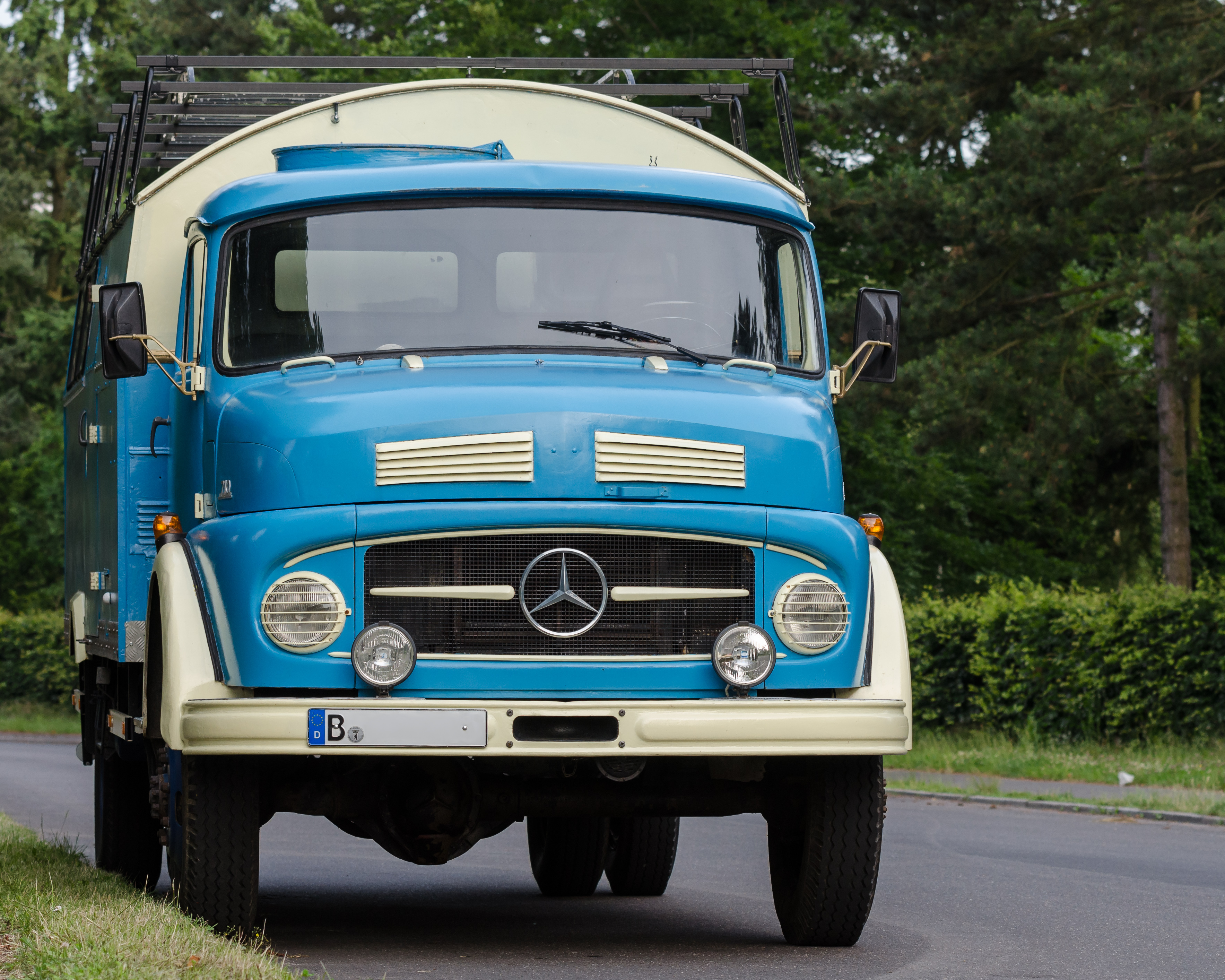 Mercedes-Benz L 710 Truck 130701 1