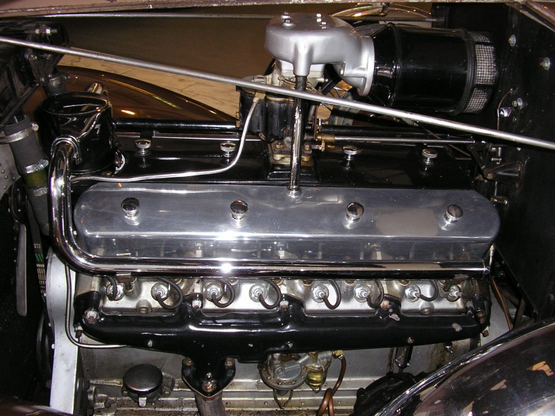 1933MarmonV16-engine