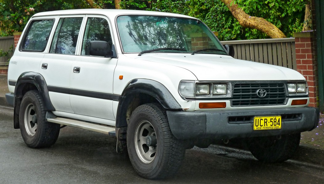 1995-1998 Toyota Land Cruiser (FZJ80R) GXL wagon (2011-11-17) 01