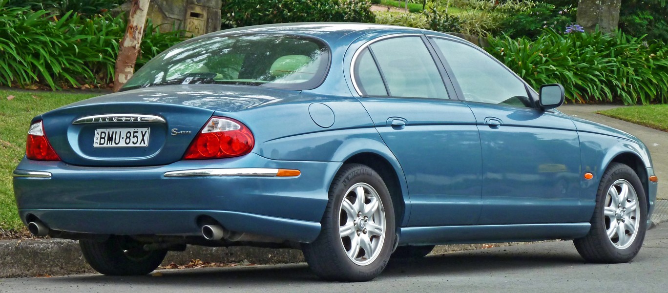 1999-2004 Jaguar S-Type (X200) sedan (2011-03-10)