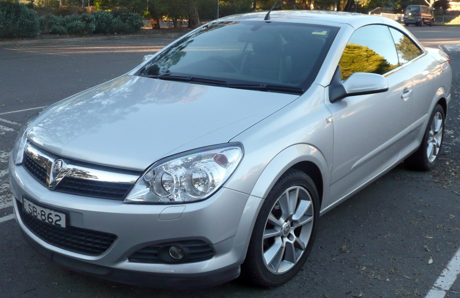 2006-2009 Holden Astra (AH) Twin Top convertible (2009-07-04) 01