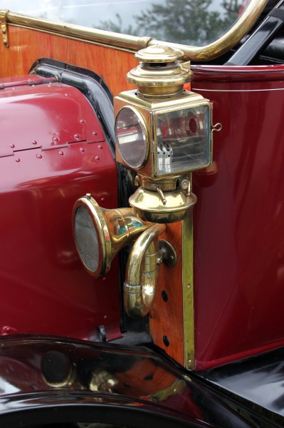 Ford T, Bj. 1912, Petroleumlampe u. Hupe