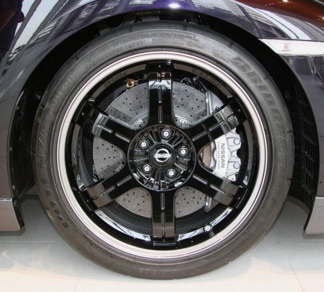 Front tire and wheel of NISSAN GT-R SpecV