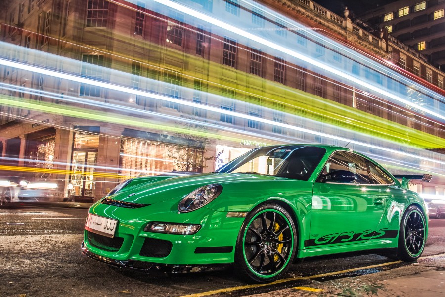 Green and black GT3 RS in London on 2012-11-10 (8173570217) (2)