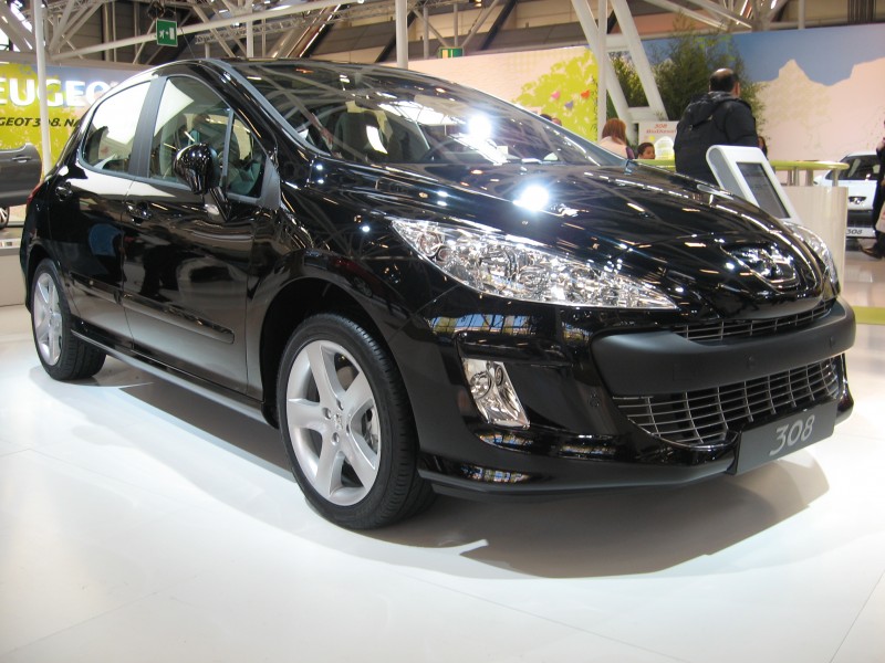 Peugeot 308-5p Black-Front