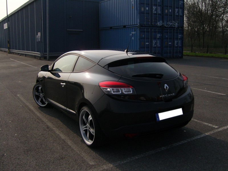 Renault-megane-coupe-rearview