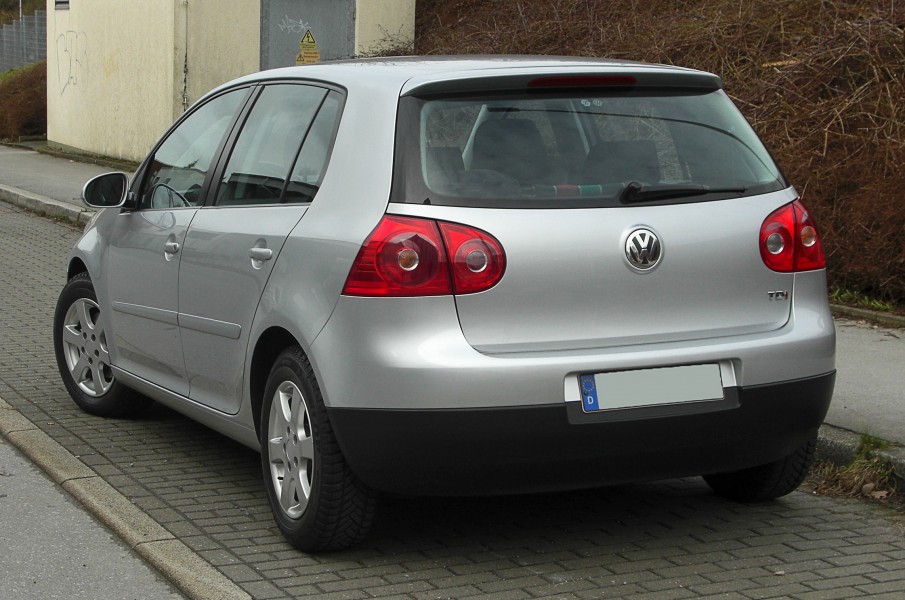 VW Golf TDI (V) – Heckansicht, 13. Februar 2011, Wülfrath