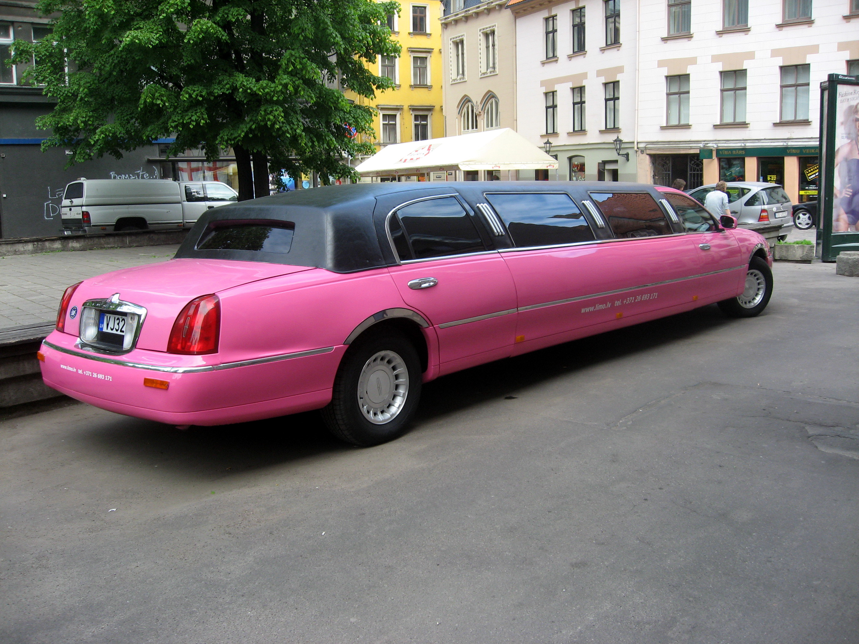 Růžová limuzína (2)